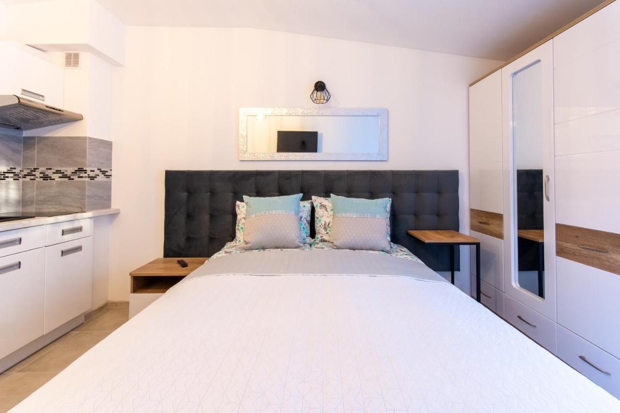 Illusione Apartment โปเบียโรโว ภายนอก รูปภาพ