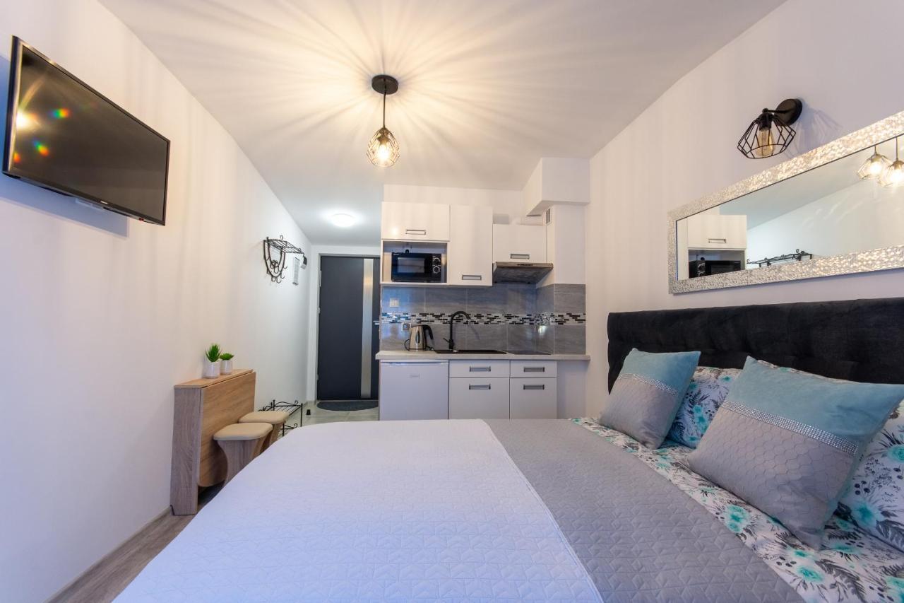 Illusione Apartment โปเบียโรโว ภายนอก รูปภาพ