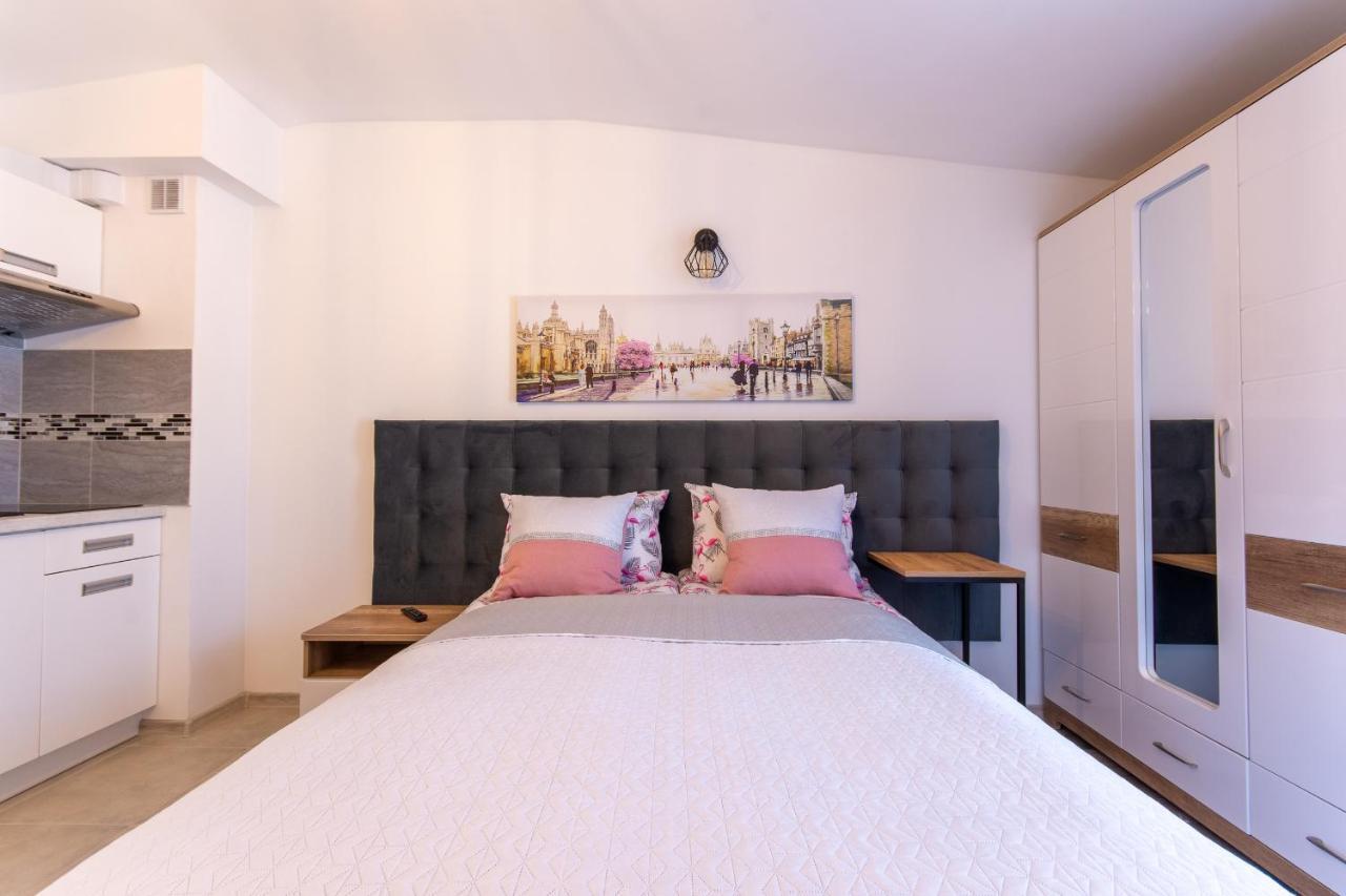 Illusione Apartment โปเบียโรโว ภายนอก รูปภาพ