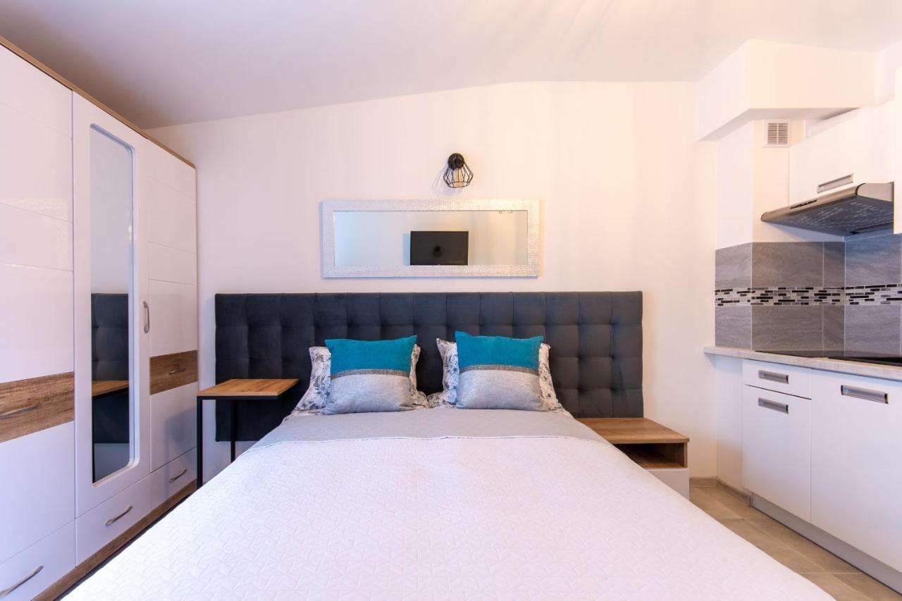 Illusione Apartment โปเบียโรโว ภายนอก รูปภาพ