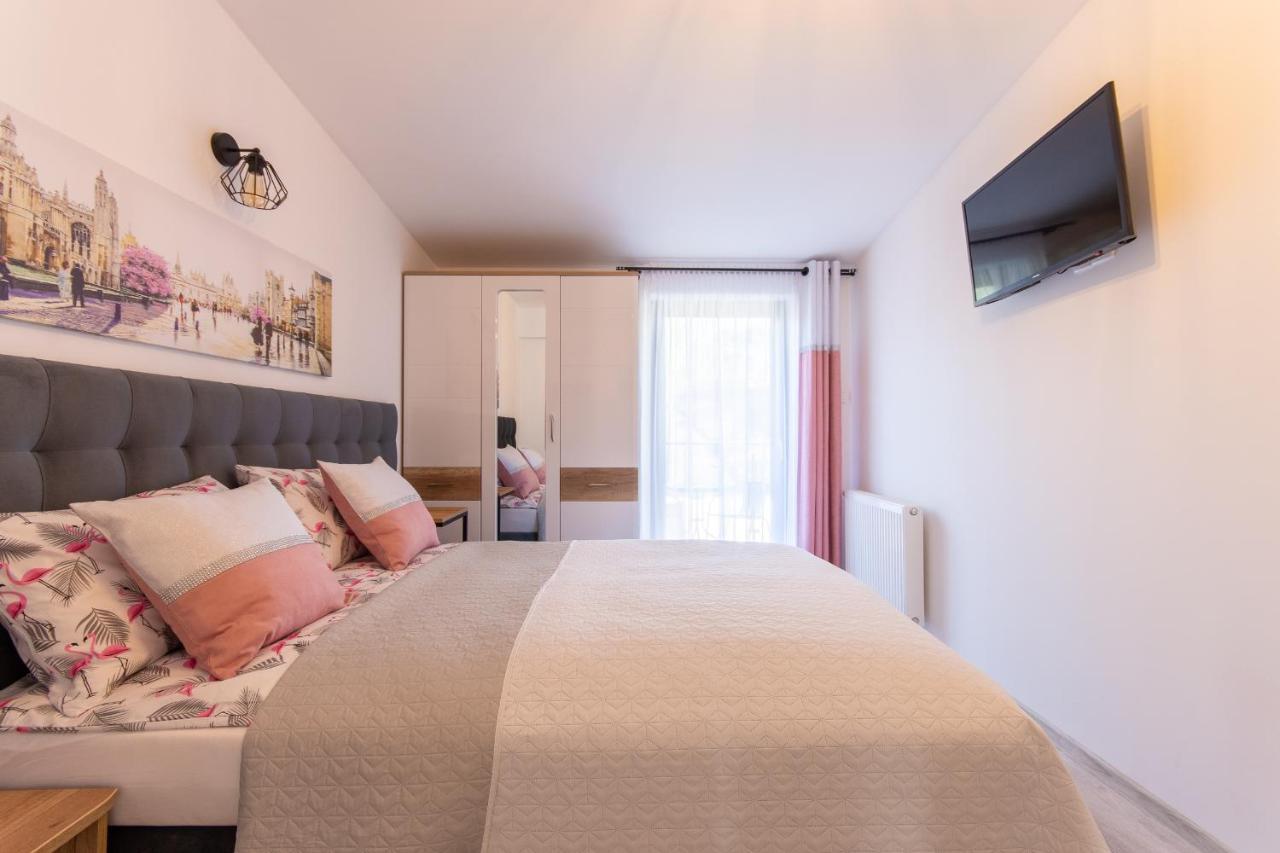 Illusione Apartment โปเบียโรโว ภายนอก รูปภาพ