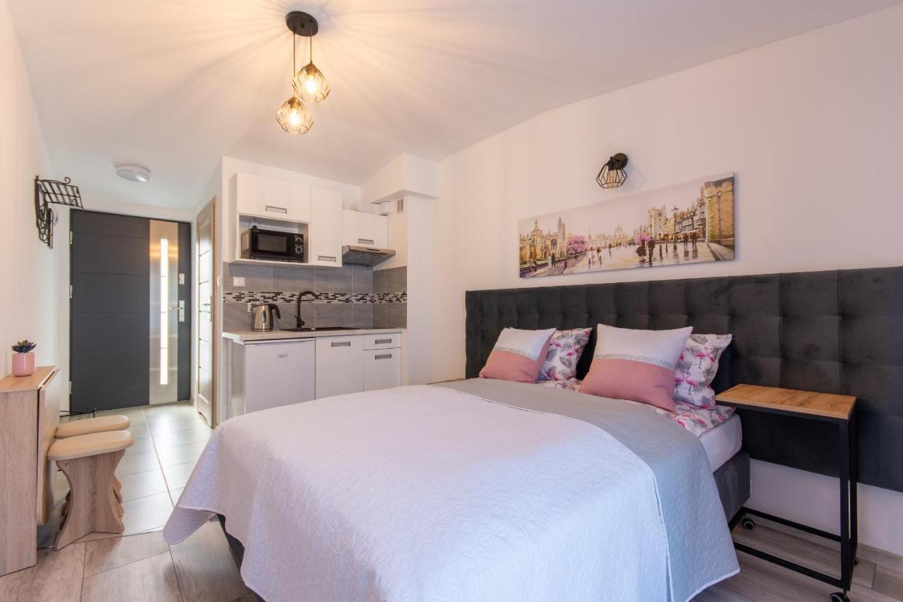 Illusione Apartment โปเบียโรโว ภายนอก รูปภาพ