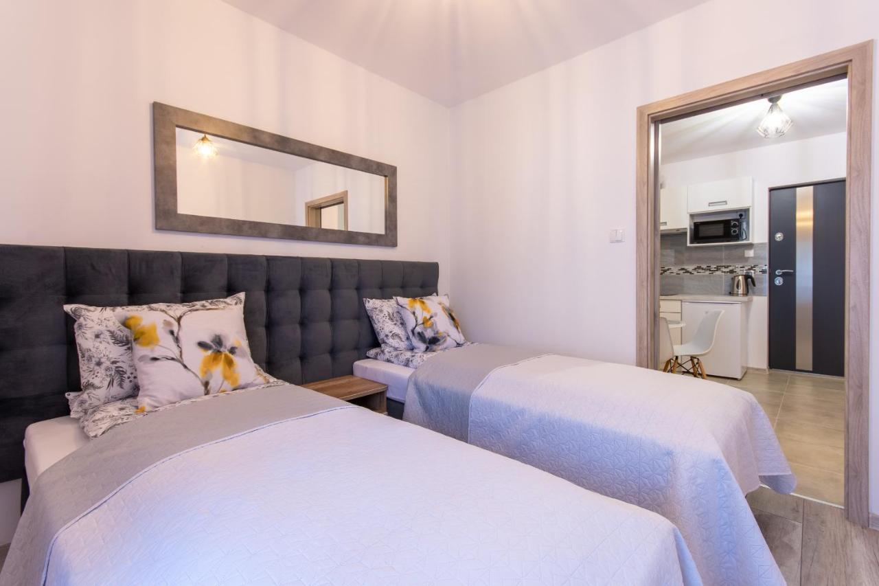 Illusione Apartment โปเบียโรโว ภายนอก รูปภาพ